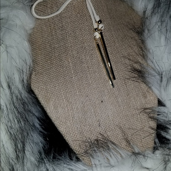 Choker - Picture 2 of 4